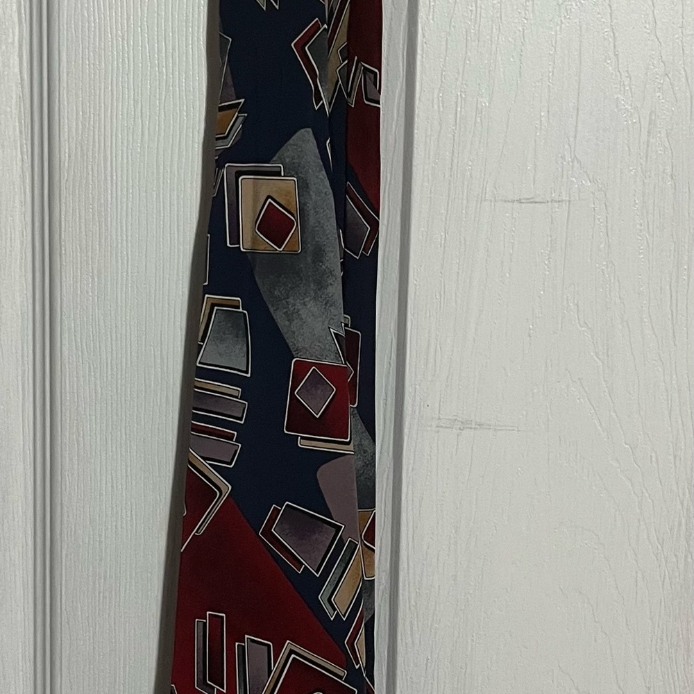 Abstract Patterned Tie in Red and navy blue